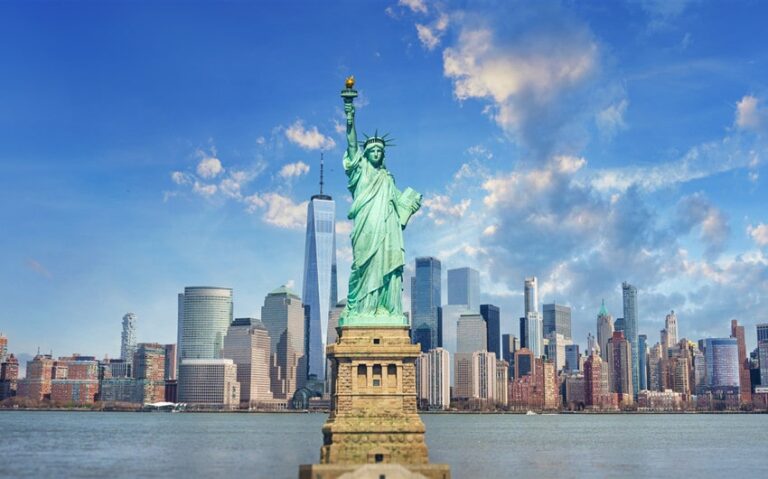 25 Inspiring New York Travel Quotes That Capture the City’s Magic