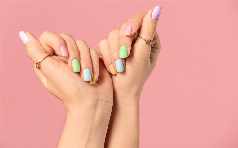 Vacation Nail Colors: 21 Shades That Scream “Out of Office”
