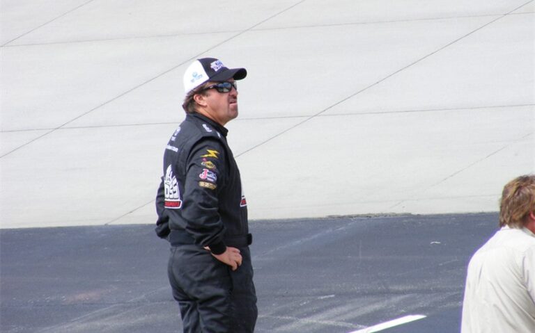 mike skinner nascar net worth