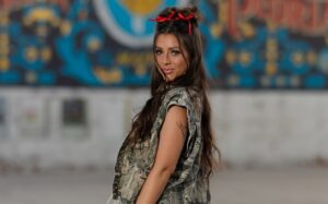 Ali Abdaal’s Wife: Meet Dr. Izzy Sealey and Their Life Together