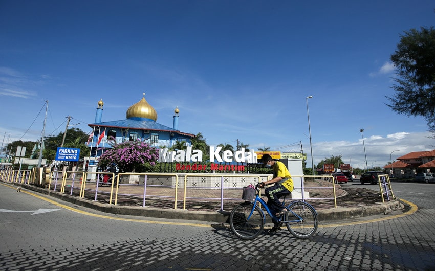 kuala kedah ferry vs langkawi roro