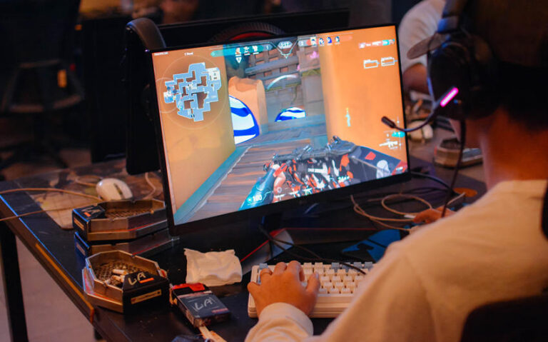 Crosshair Optimization in Valorant